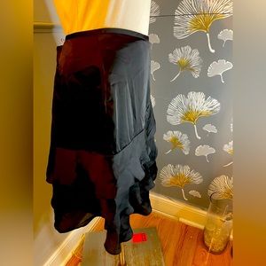 New York Company skirt womens 12, layered rafles, preloved, light.